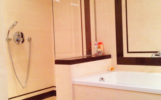 Grande casa fronte lago a Maroggia – Rif.267