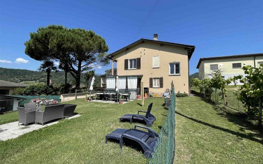 Appartamento 4 1/2 a Dino con ev giardino Rif.: 0394