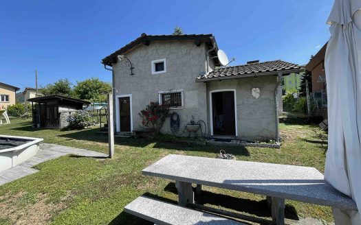 Appartamento 4 1/2 a Dino con ev giardino Rif.: 0394