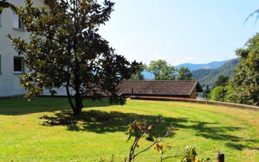 Villa elegante con piscina a Cadro – Rif.264