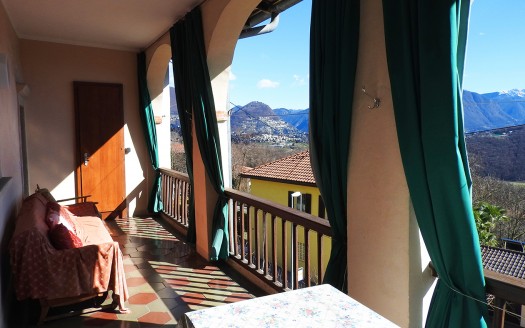 Ampia casa patrizia da ristrutturare con vista lago mozzafiato – Rif. 319